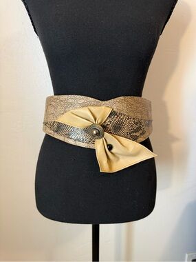 Unique Wide Vintage Snakeskin Belt